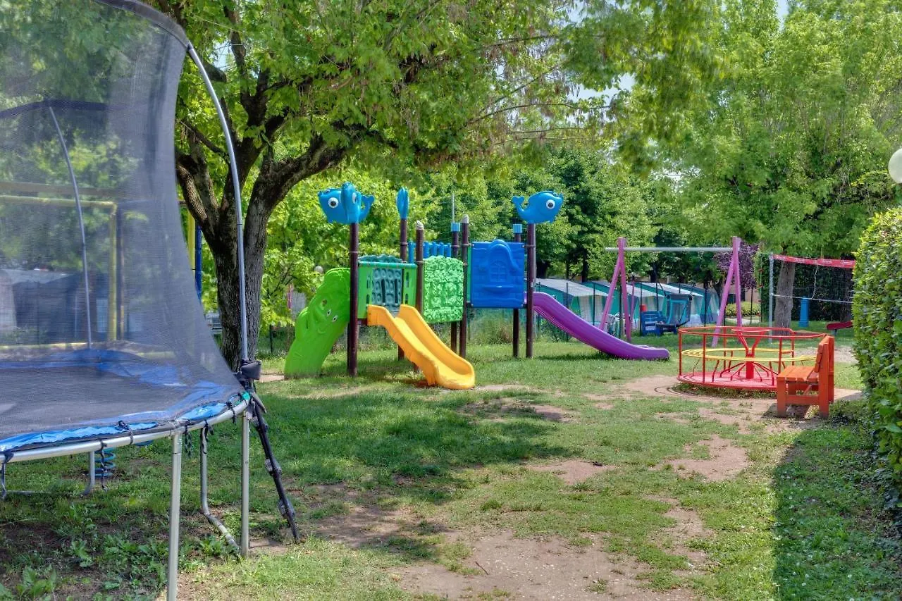 **** Feriepark Residence Villaggio Tiglio Sirmione Italien